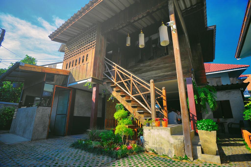 Manon Hostel Chiang Mai Exterior photo