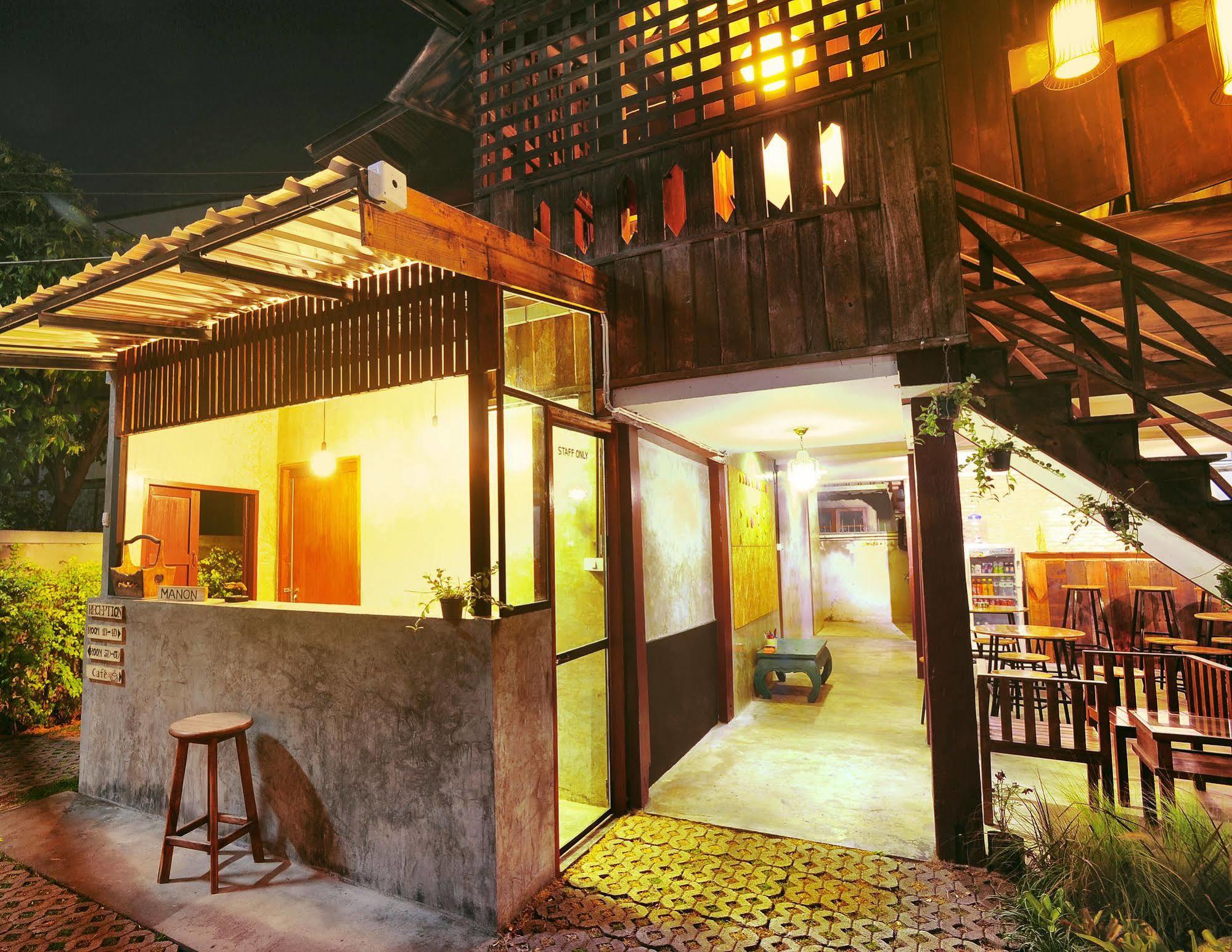 Manon Hostel Chiang Mai Exterior photo