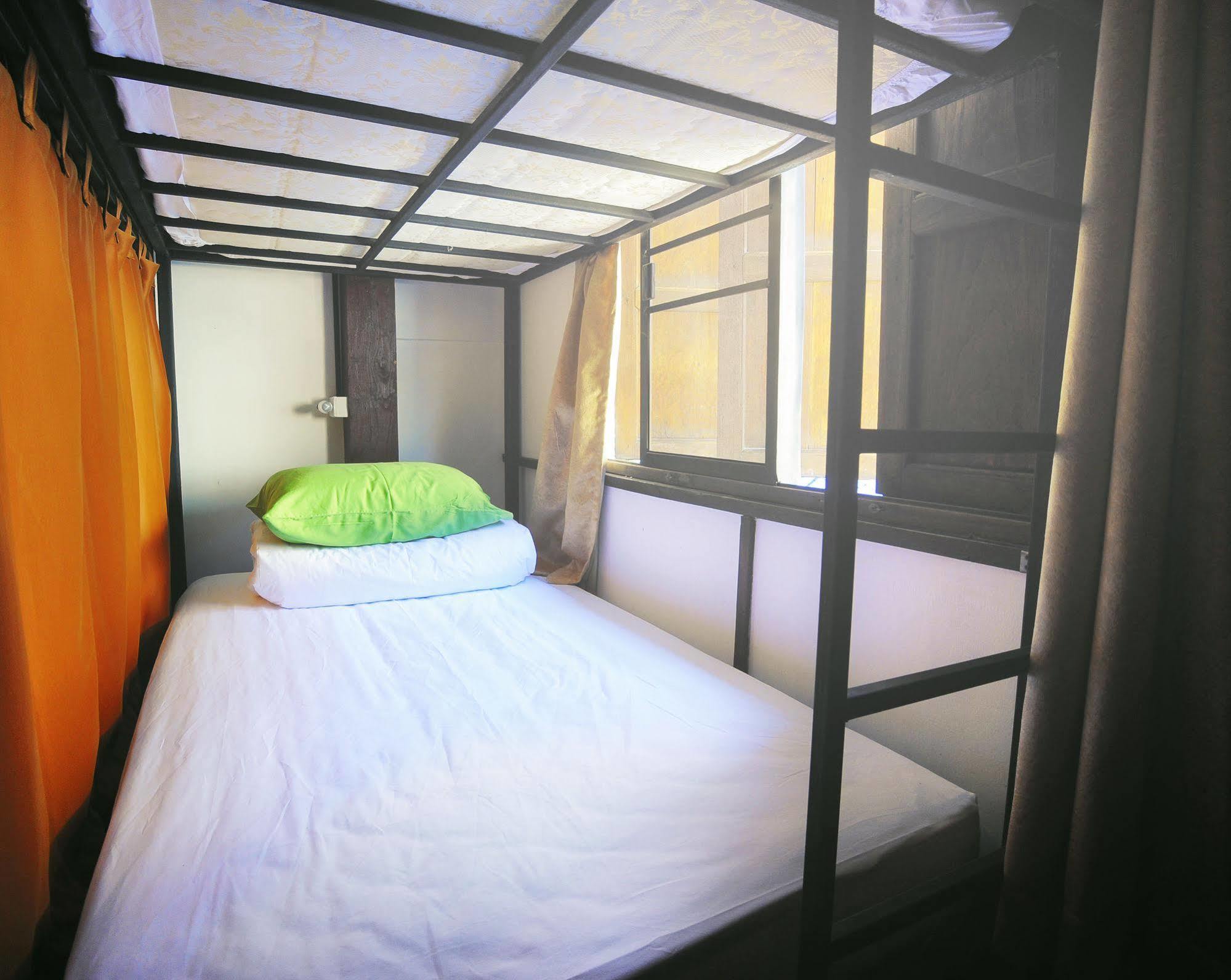 Manon Hostel Chiang Mai Exterior photo