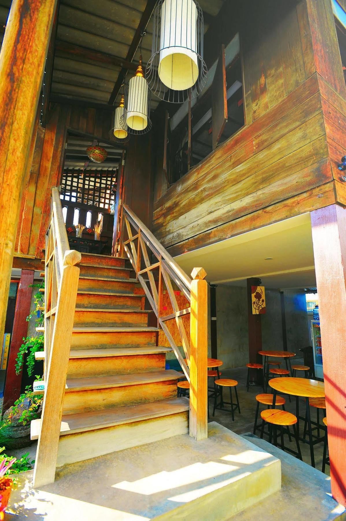 Manon Hostel Chiang Mai Exterior photo